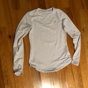 Under Armour womens cold gear fitted long sleeve shirt.  Size XS. Color White.